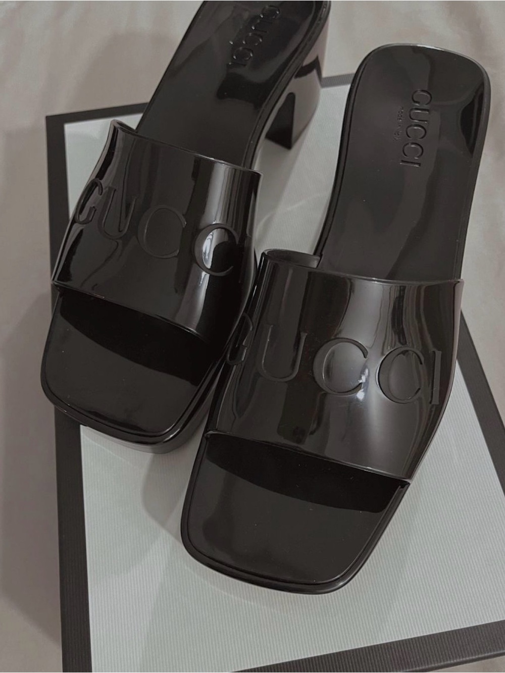 AUTHENTIC Gucci rubber sandal heel